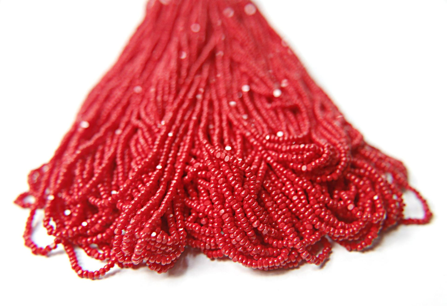 Sheen Charlotte - Opaque Cherry Red 11/0 - 1 Hank