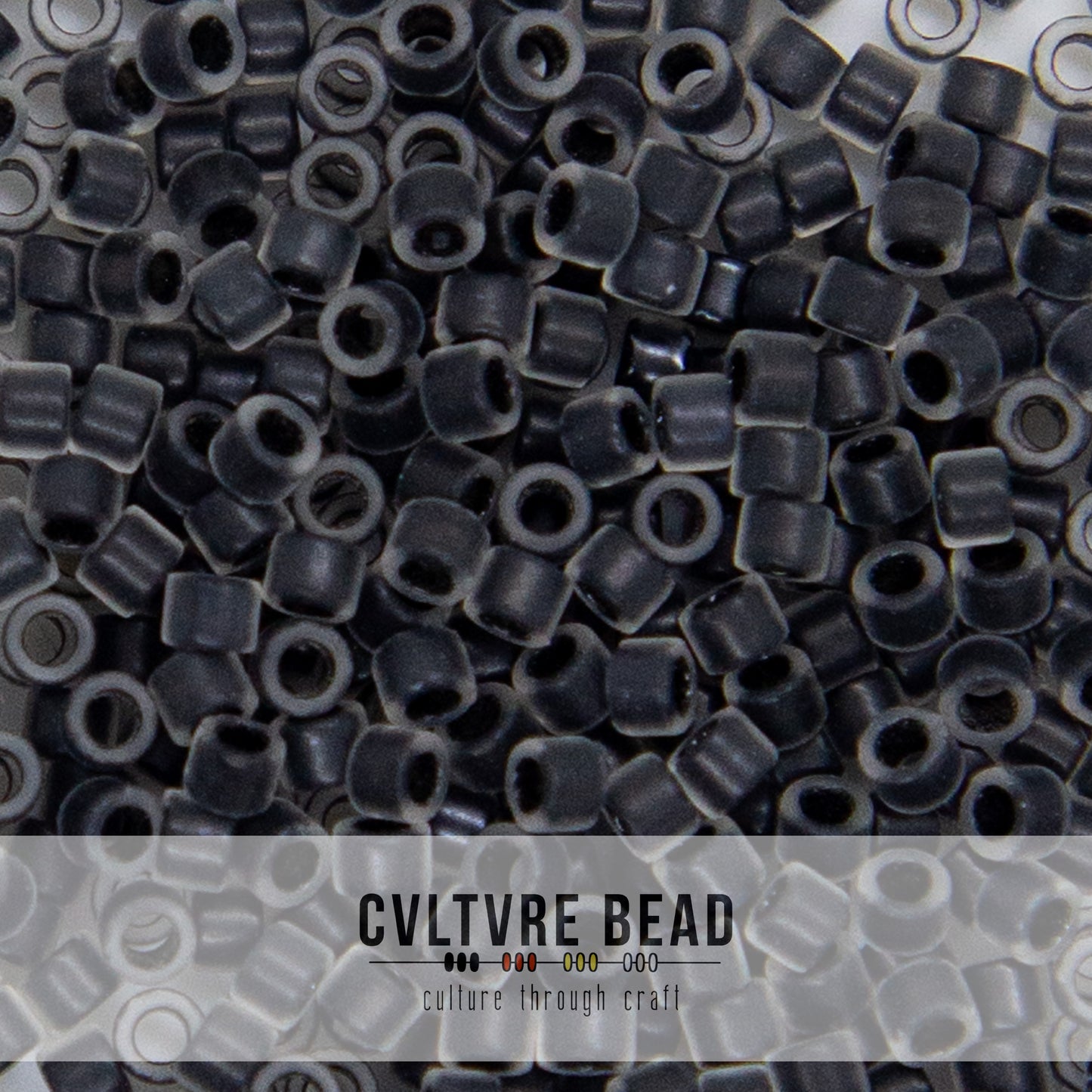 Toho Aiko 11/0 - 4g - Fr Charcoal-Lined Crystal