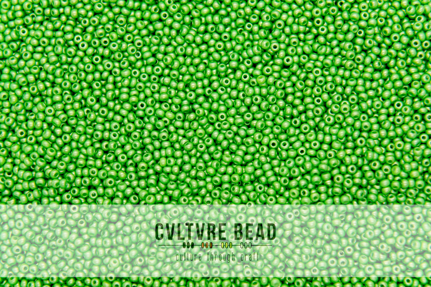 Czech Seed Bead 10/0 Shiny Green - 1 Hank