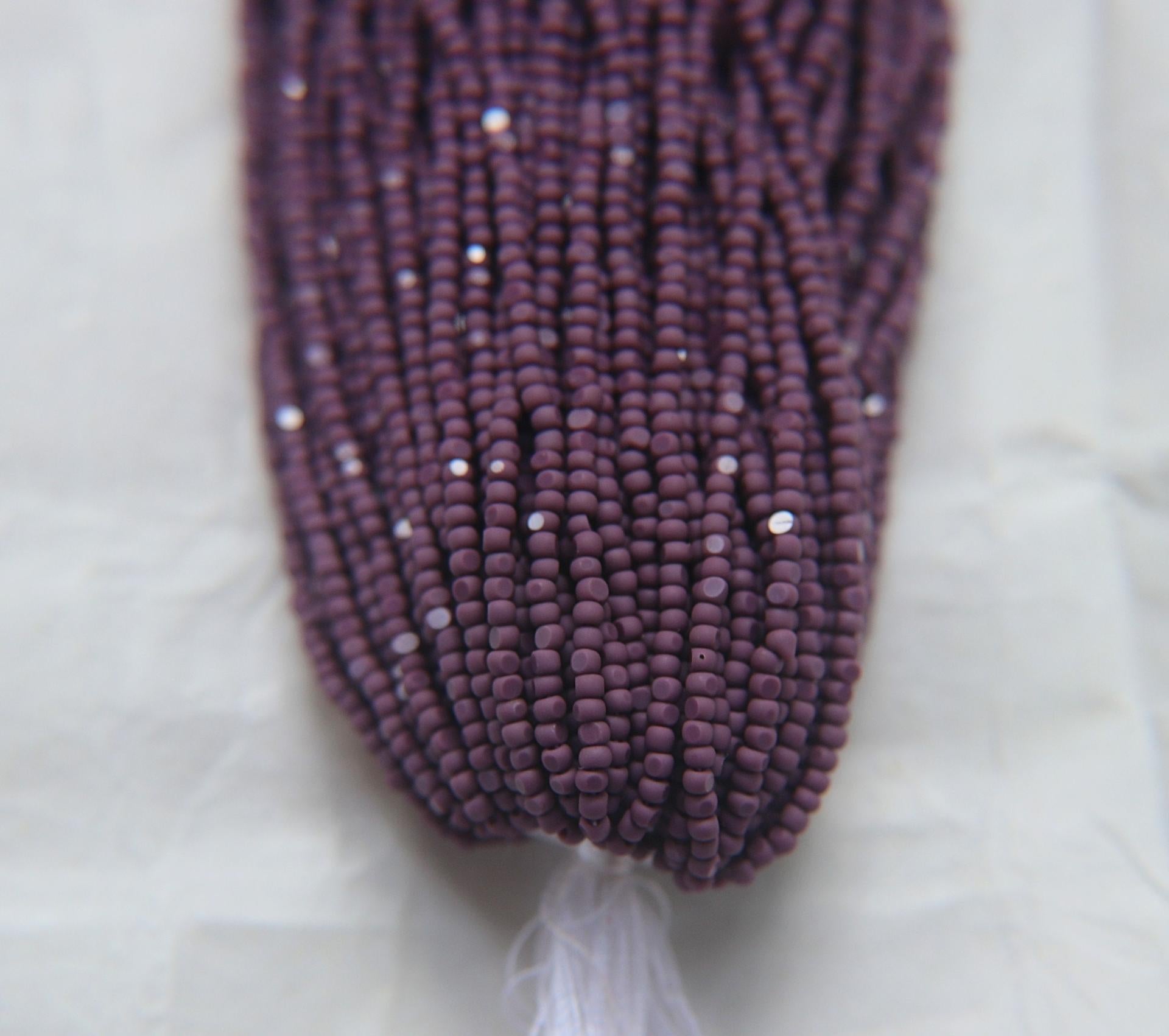 Sheen Charlotte - Op. Matte Amethyst 11/0 - 1 Hank